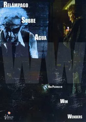 Relámpago sobre el agua